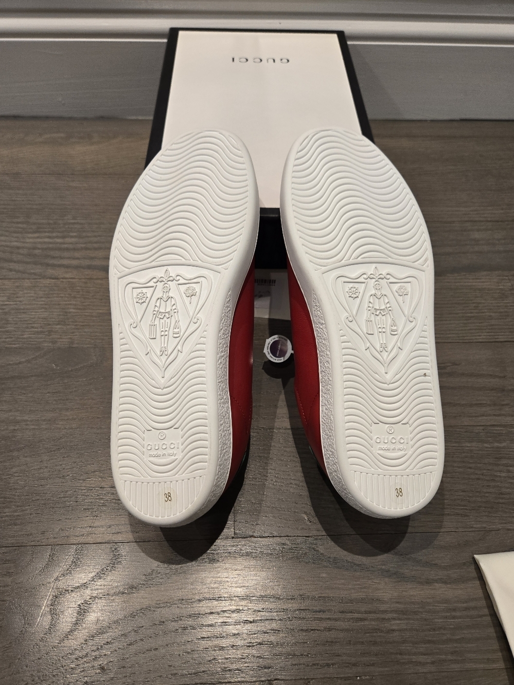 $910 Gucci Women’s Ace Interlocking Logo Red Leather Sneakers EU 38 US 8 BNIB - Picture 8 of 9